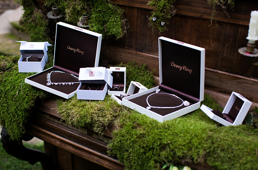 珠寶行業(yè)6000億變局：七夕90后為什么都在買DR鉆戒求婚？