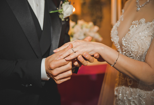 珠寶行業(yè)6000億變局：七夕90后為什么都在買DR鉆戒求婚？